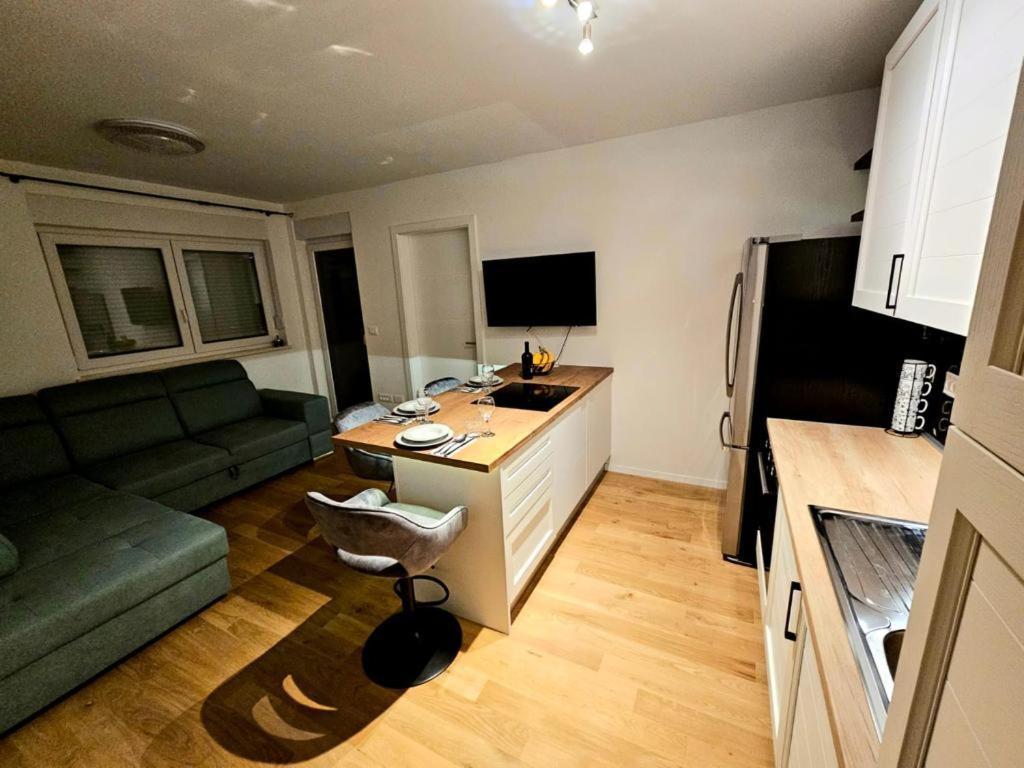 Apartment Rooftop ซาดาร์ ภายนอก รูปภาพ