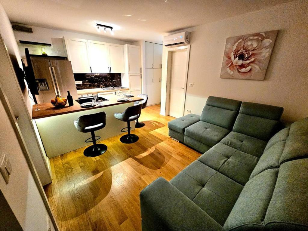 Apartment Rooftop ซาดาร์ ภายนอก รูปภาพ